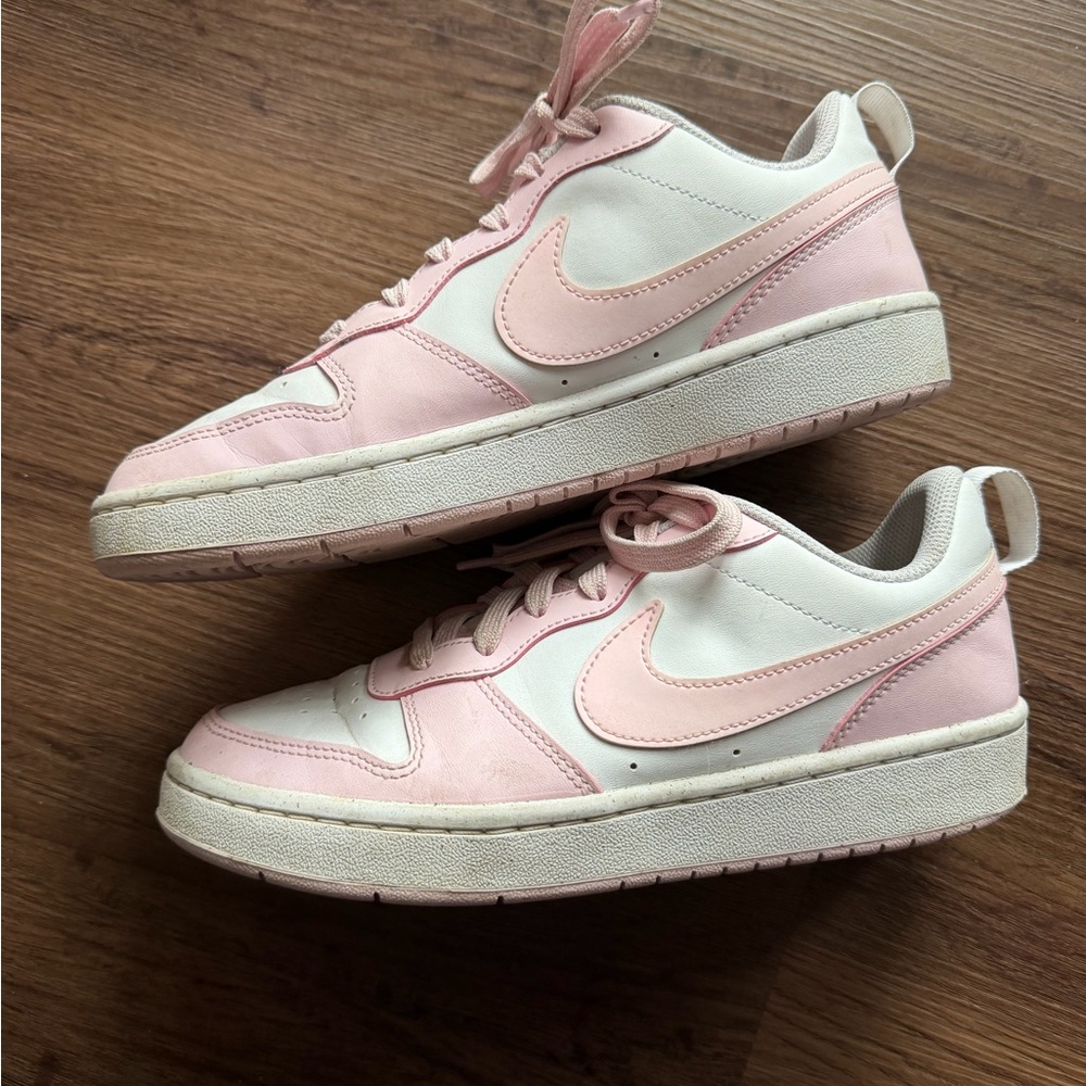 Pink Nikes - Picture 3 of 4